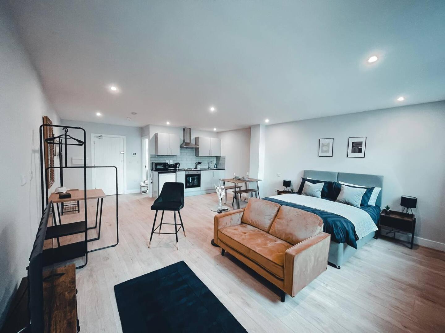 Market Haven Deluxe Studios Town Centre With Netflix, Business & Leisure Travellers نورث هامبتون المظهر الخارجي الصورة